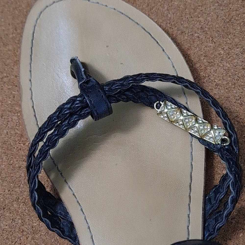 G by GUESS Thong Sandals Black 7 - Picture 5 of 6